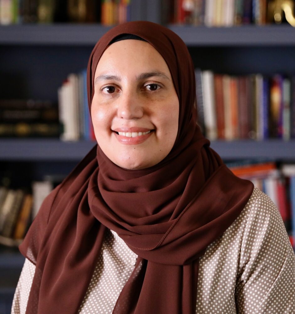 Reena Vanza - MSc, MA, Registered Psychotherapist | Cedarway Therapy | Physiotherapy Clinic in Oakville, ON